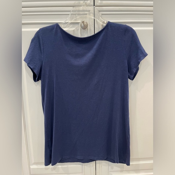 LILLY PULITZER Brewster Tshirt in navy. Size S - Picture 3 of 8